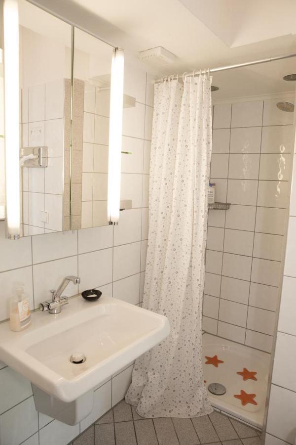 Air Boardinghouse Tulip Stockum, Zu Fuss - 3 Minuten Zur Messe Düsseldorf Exteriör bild
